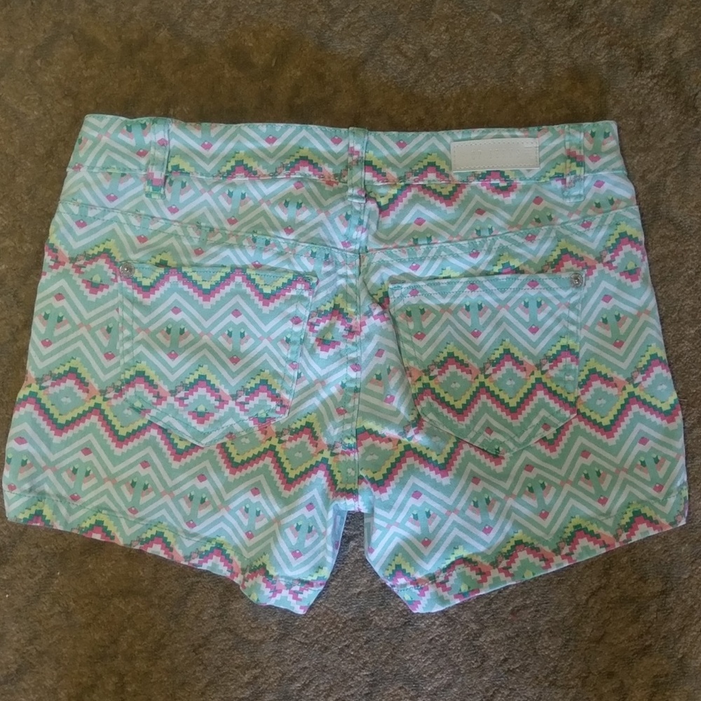 Multicolored shorts with stretch